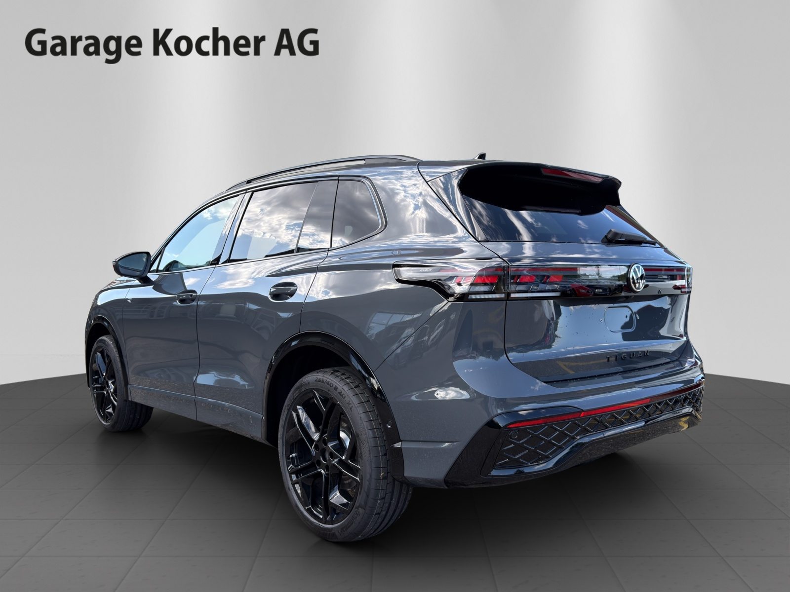 VW Tiguan R-Line Plus, Petrol, New car, Automatic - 5