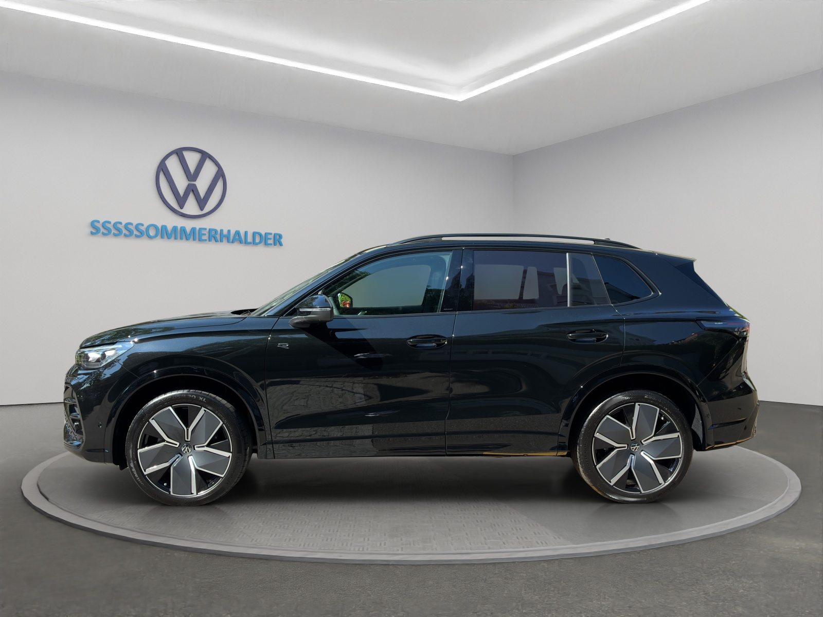 VW Tiguan R-Line Plus, Benzin, Neuwagen, Automatik - 2