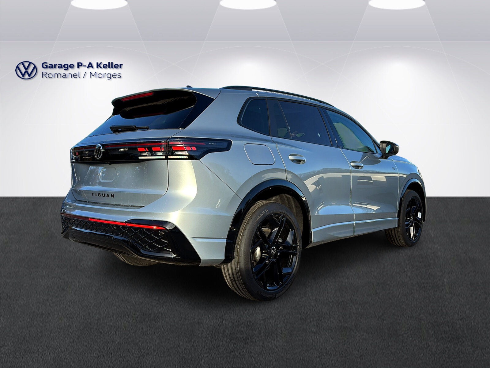VW Tiguan R-Line UNITED, Petrol, New car, Automatic - 4