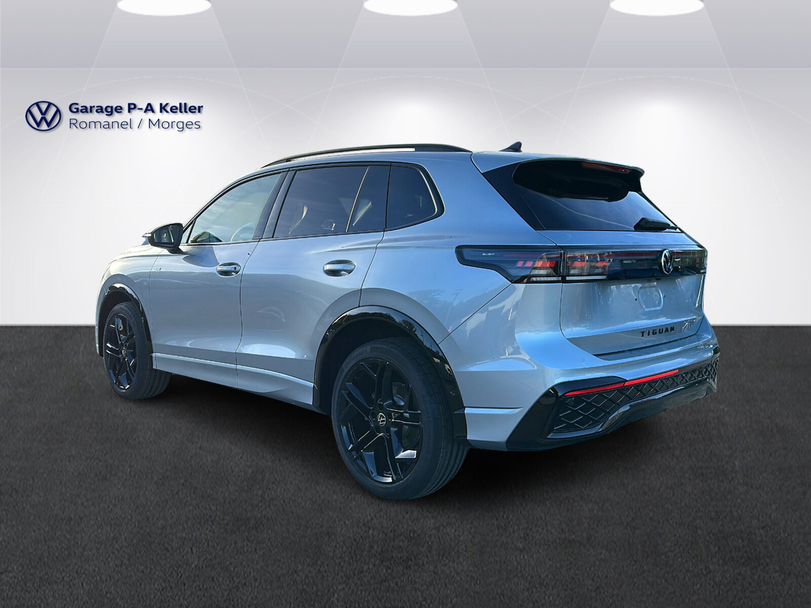 VW Tiguan R-Line UNITED, Petrol, New car, Automatic - 6
