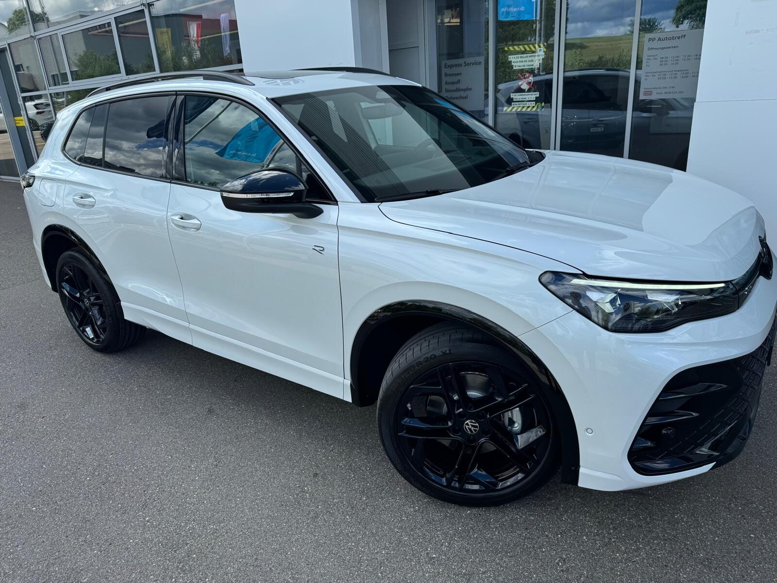 VW Tiguan R-Line Plus, Benzina, Auto nuove, Automatico - 2