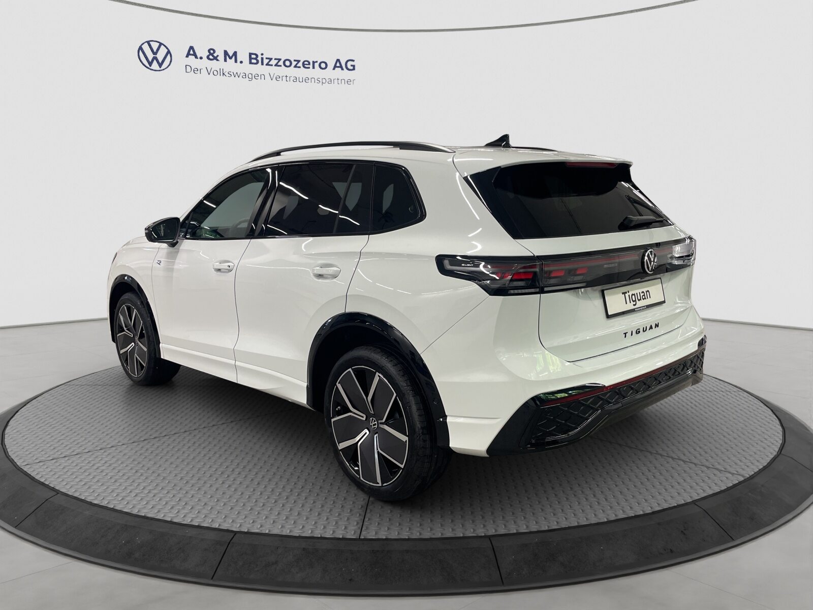 VW Tiguan R-Line UNITED, Benzin, Neuwagen, Automatik - 3