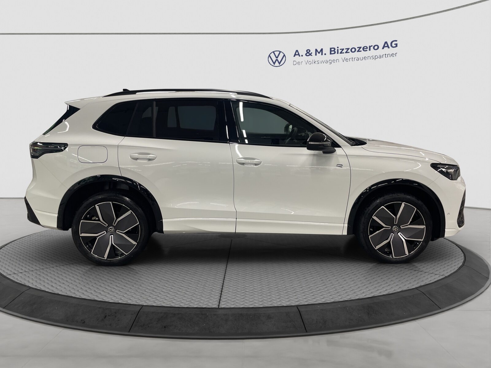 VW Tiguan R-Line UNITED, Benzin, Neuwagen, Automatik - 6
