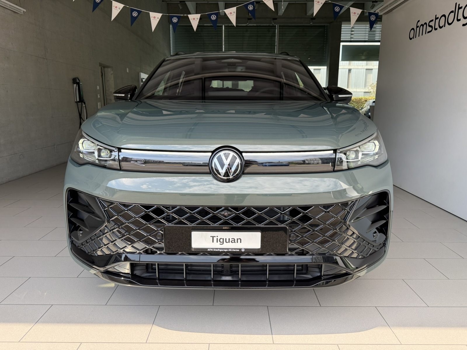VW Tiguan R-Line Plus, Benzin, Neuwagen, Automatik - 2