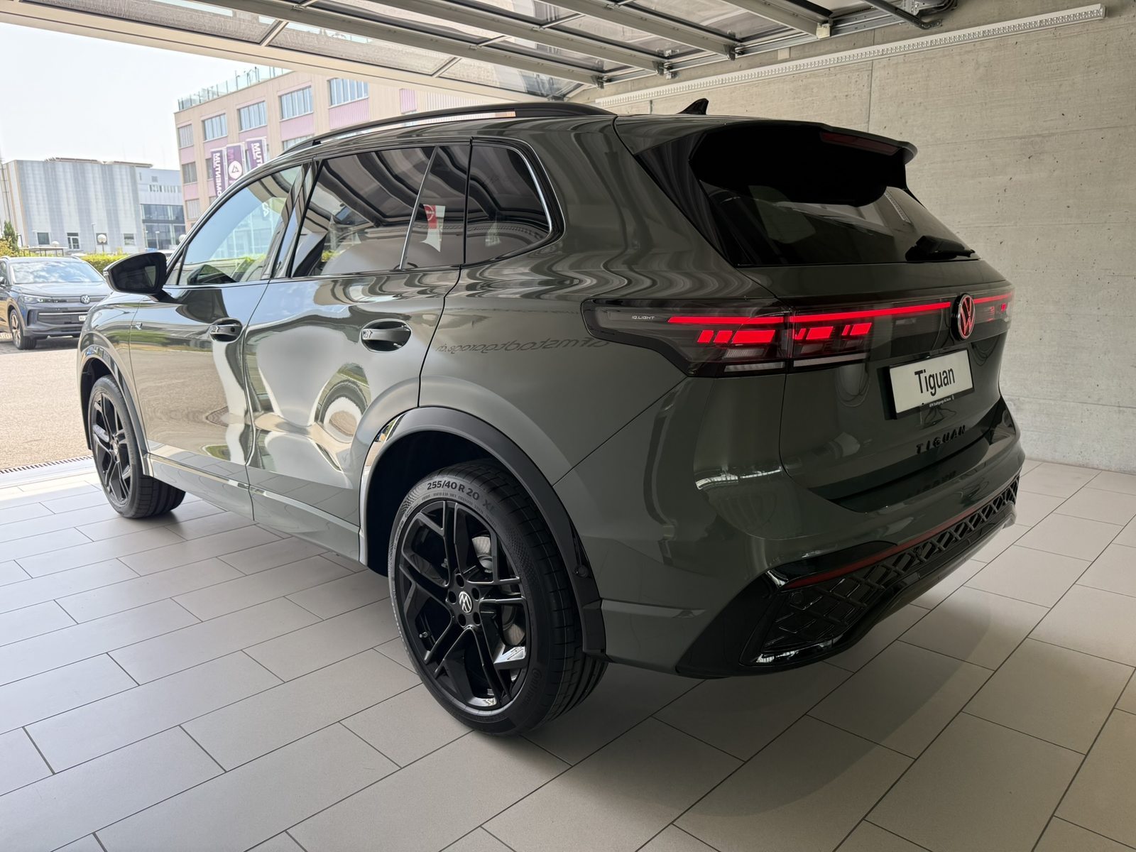 VW Tiguan R-Line Plus, Benzin, Neuwagen, Automatik - 4