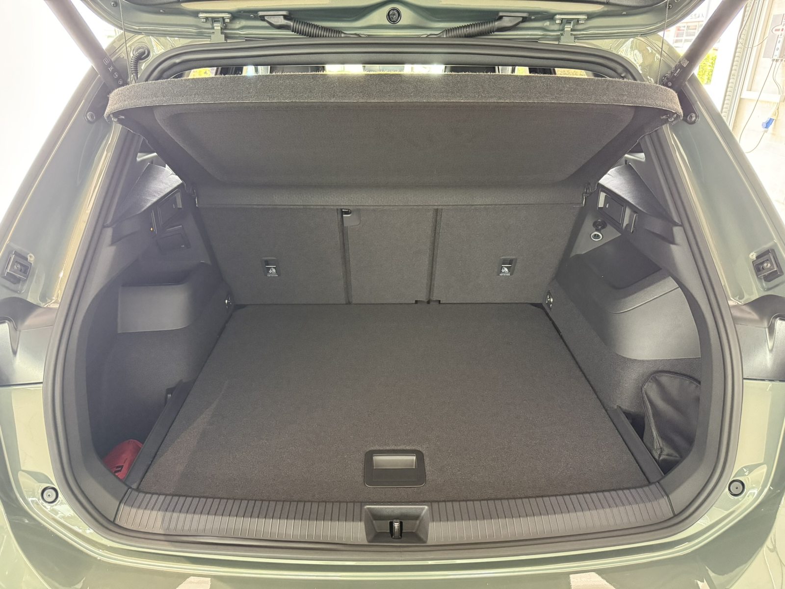 VW Tiguan R-Line Plus, Benzin, Neuwagen, Automatik - 7