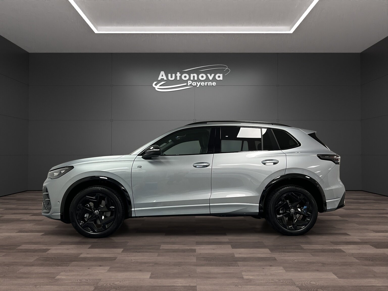 VW Tiguan 2.0 TSI DSG R-Line 4Motion, Essence, Voiture nouvelle, Automatique - 3