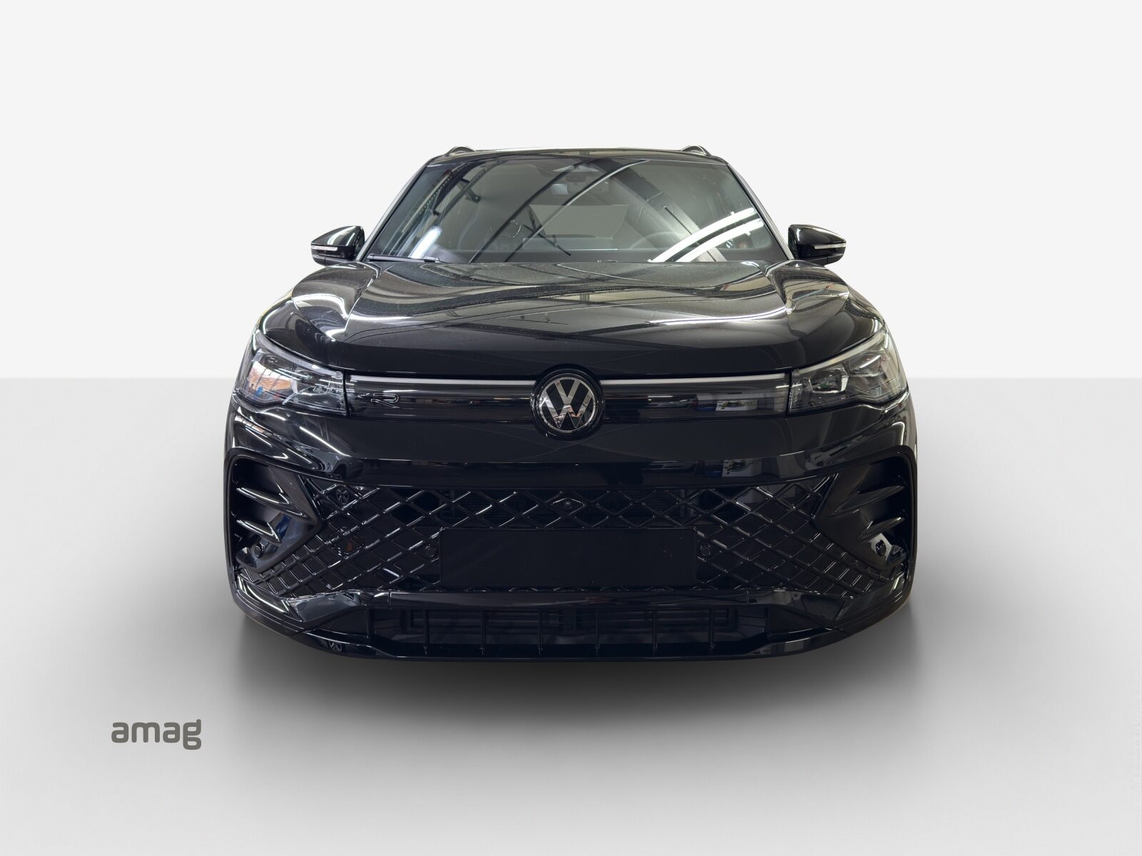 VW Tiguan R-Line, Petrol, New car, Automatic - 7