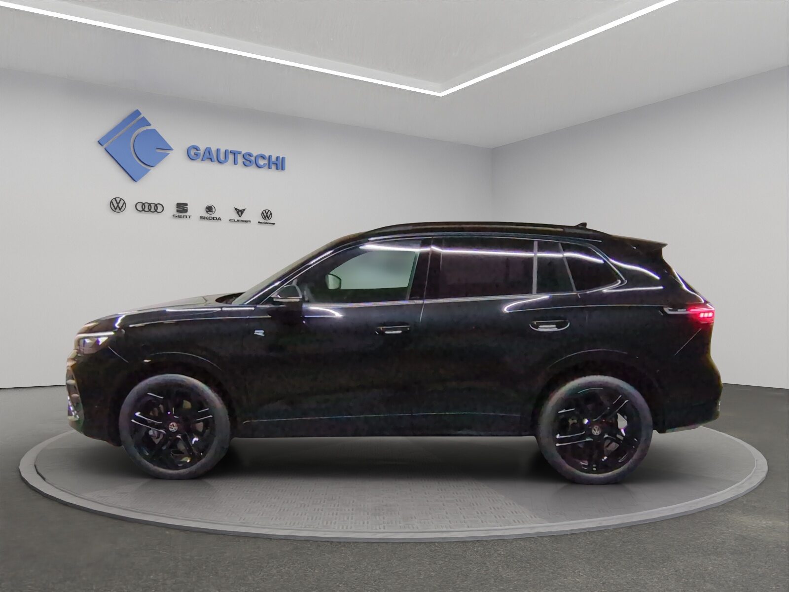 VW Tiguan R-Line, Petrol, New car, Automatic - 2