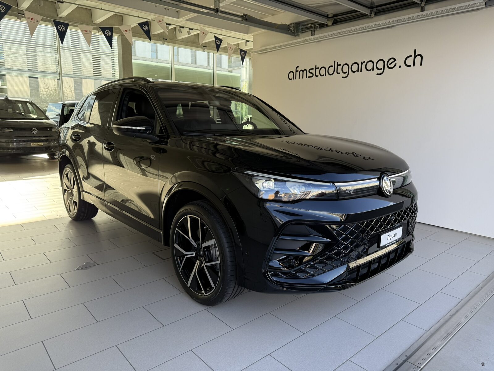 VW Tiguan R-Line UNITED