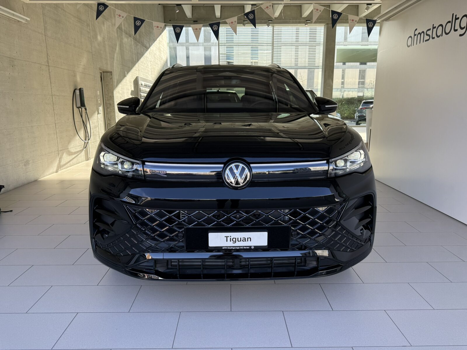 VW Tiguan R-Line UNITED, Essence, Voiture nouvelle, Automatique - 2