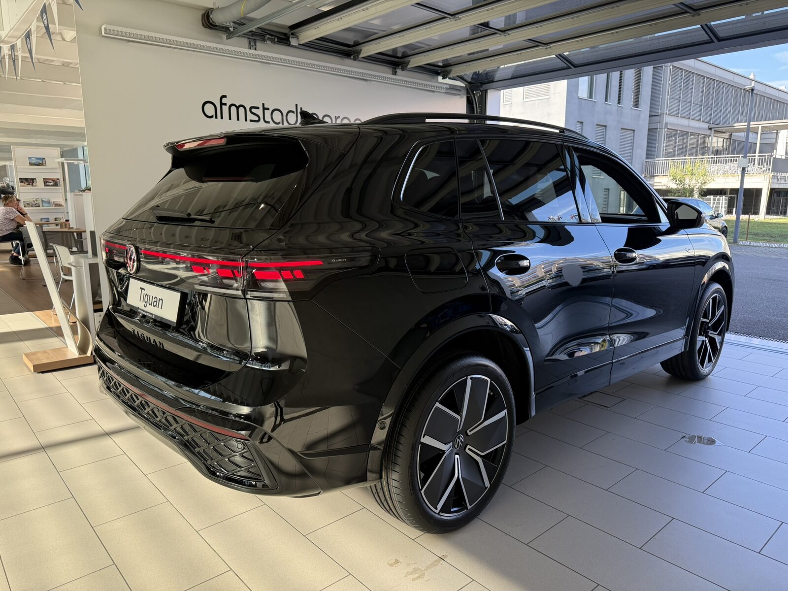 VW Tiguan R-Line UNITED, Essence, Voiture nouvelle, Automatique - 7