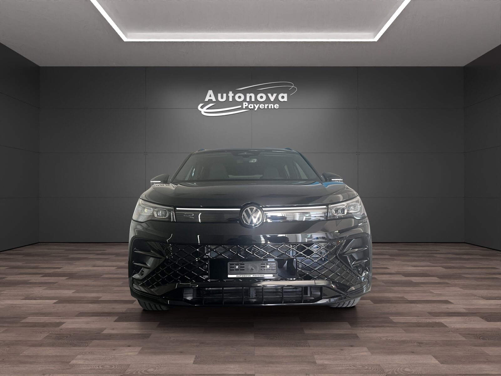 VW Tiguan R-Line, Hybride Intégral Essence/Électricité, Voiture nouvelle, Automatique - 2