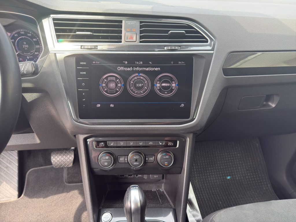 VW Tiguan 70th anniversary, Petrol, Second hand / Used, Automatic - 7