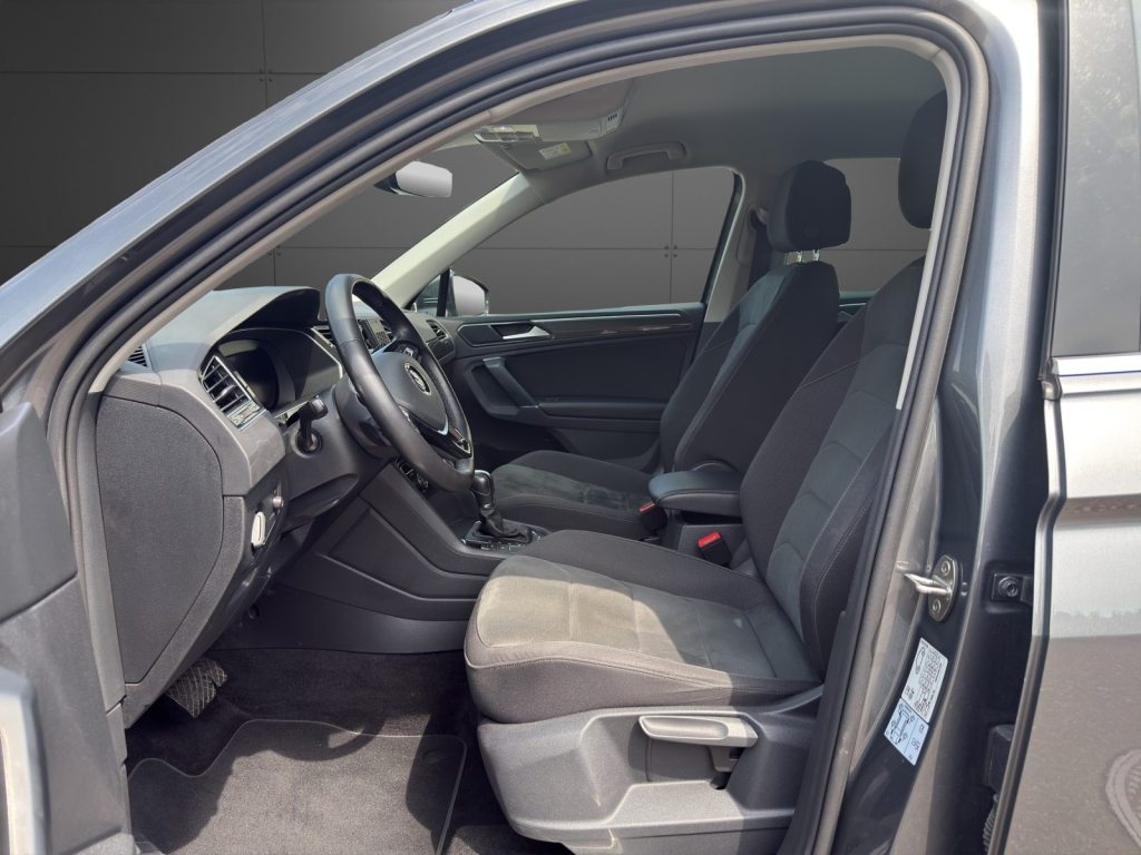 VW Tiguan 70th anniversary, Petrol, Second hand / Used, Automatic - 5