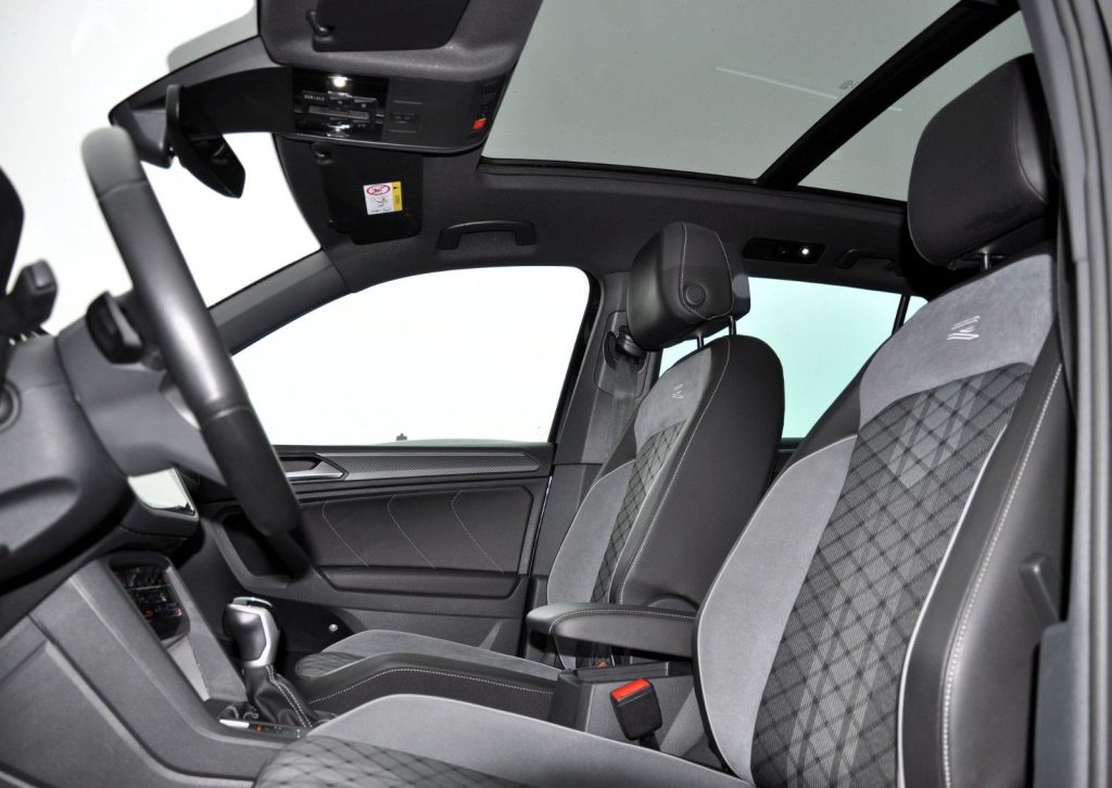 VW R-Line 4Motion, Benzin, Occasion / Gebraucht, Automatik - 5