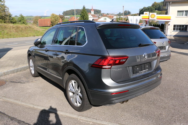 VW Tiguan 2.0 TSI Comfortline DSG, Essence, Occasion / Utilisé, Automatique - 4