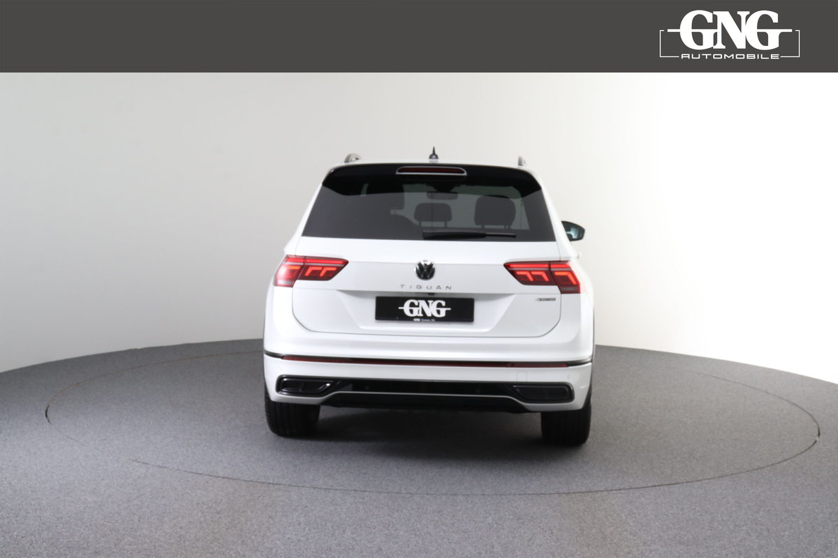 VW Tiguan R-Line, Petrol, Second hand / Used, Automatic - 3