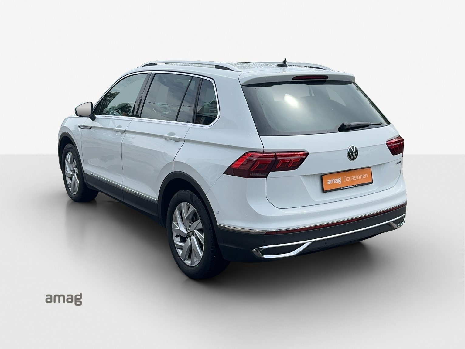 VW Tiguan Elegance, Diesel, Second hand / Used, Automatic - 3