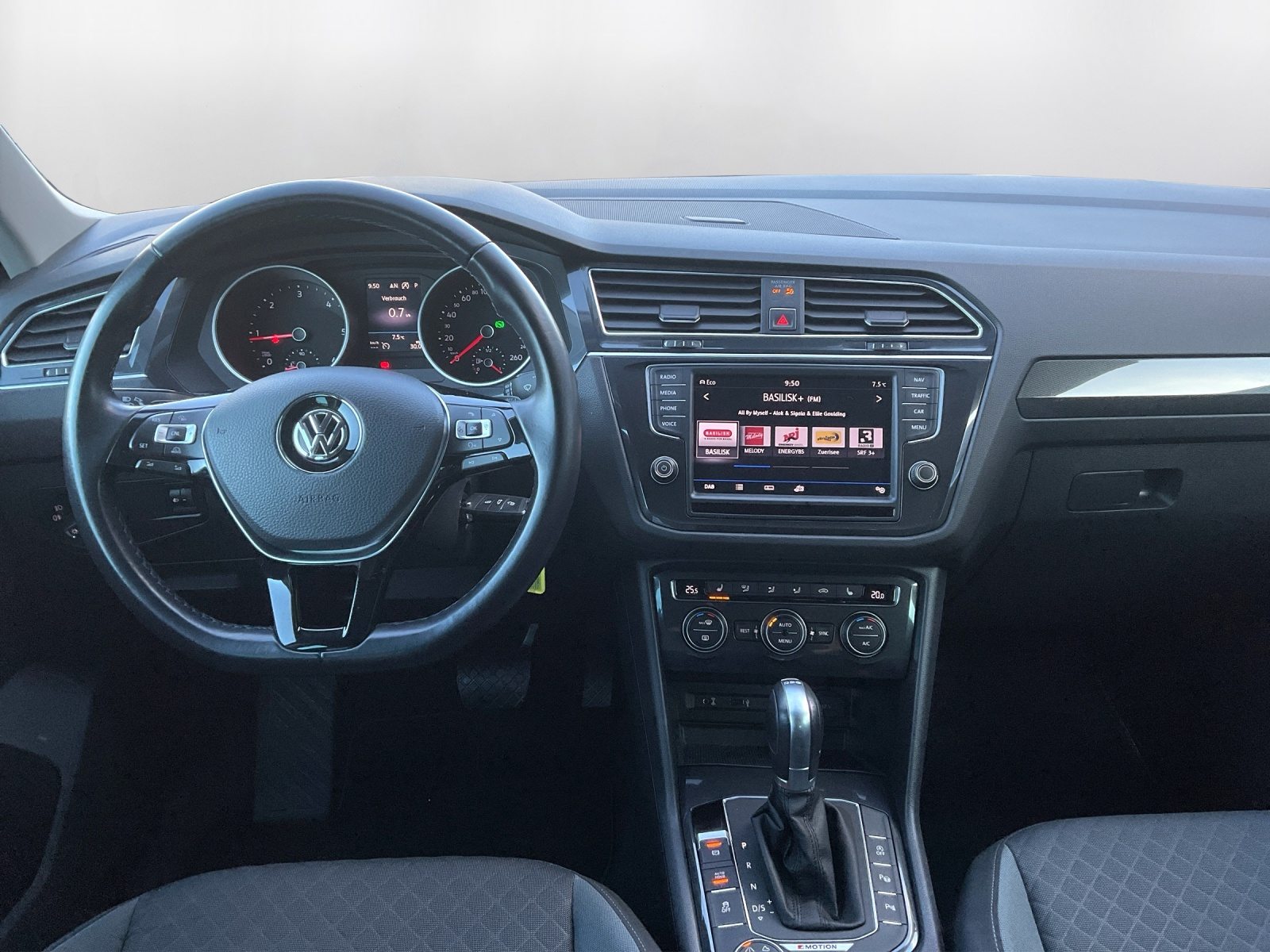 VW NEW Tiguan Comfortline, Diesel, Occasioni / Usate, Automatico - 7