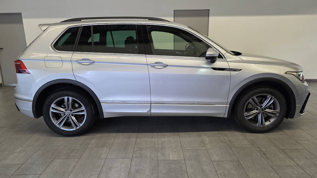 VW Tiguan 2.0 TSI R-Line DSG, Benzin, Occasion / Gebraucht, Automatik - 2