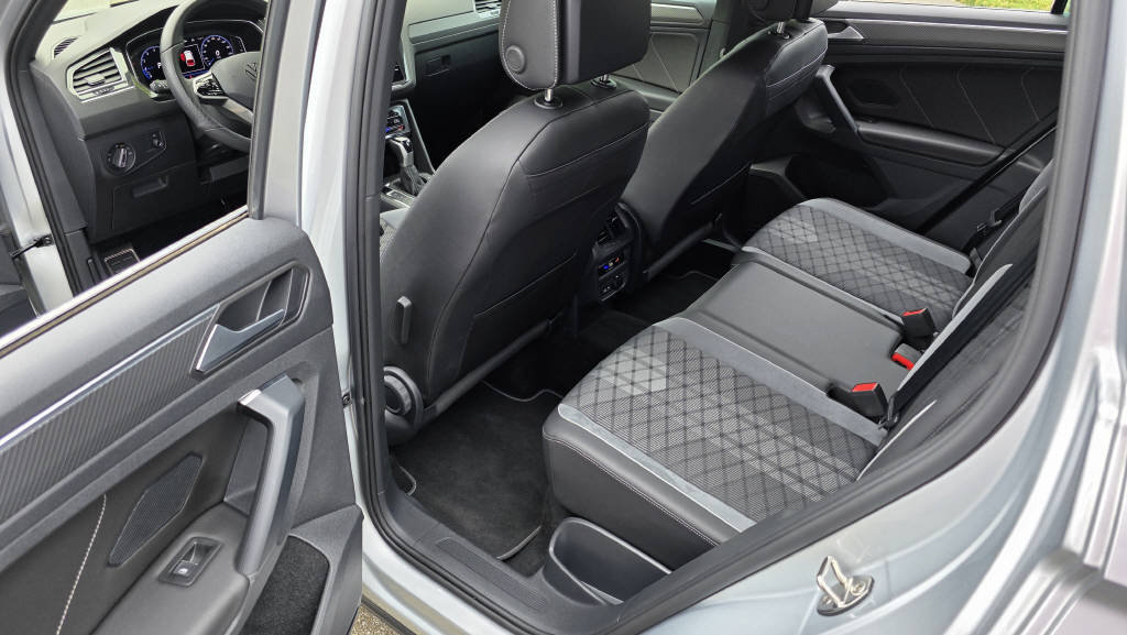 VW Tiguan 2.0 TSI R-Line DSG, Benzin, Occasion / Gebraucht, Automatik - 7