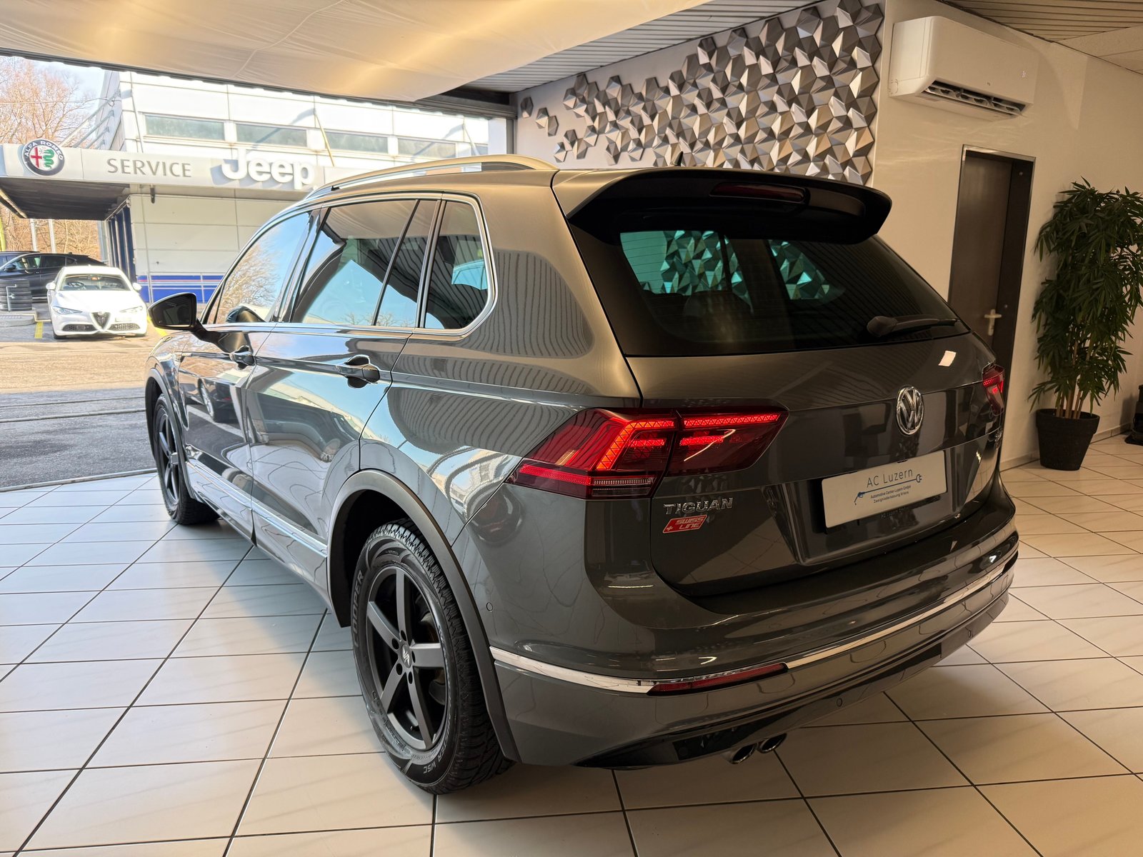 VW Tiguan 2.0TSI R-Line Highline 4Motion DSG, Essence, Occasion / Utilisé, Automatique - 2
