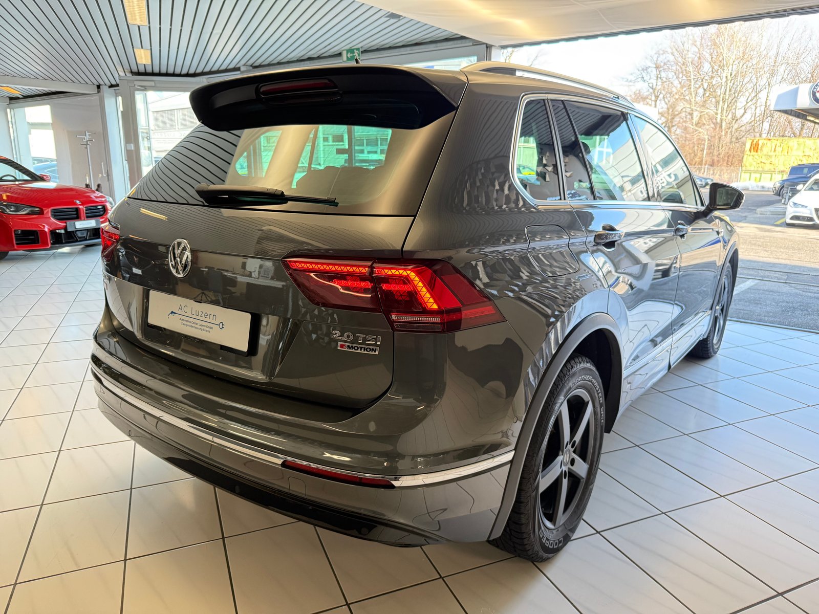VW Tiguan 2.0TSI R-Line Highline 4Motion DSG, Essence, Occasion / Utilisé, Automatique - 3