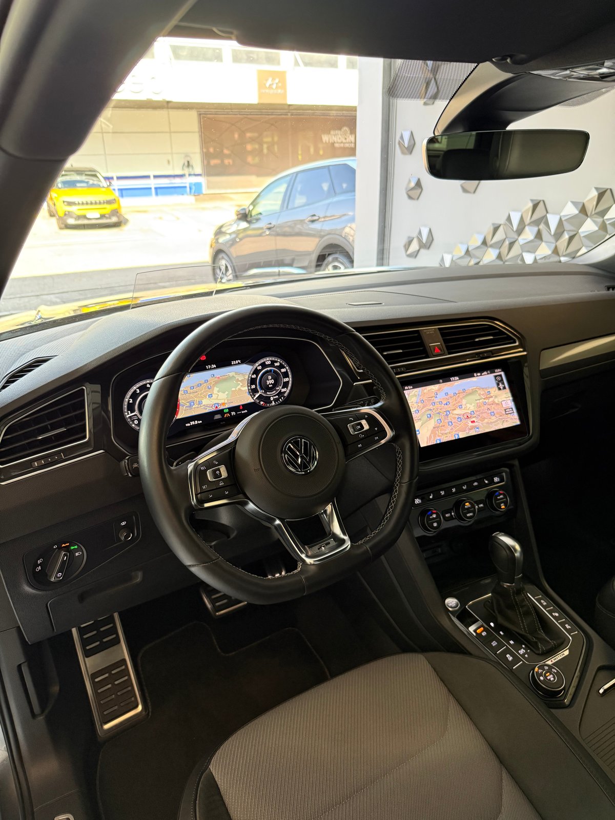 VW Tiguan 2.0TSI R-Line Highline 4Motion DSG, Essence, Occasion / Utilisé, Automatique - 5