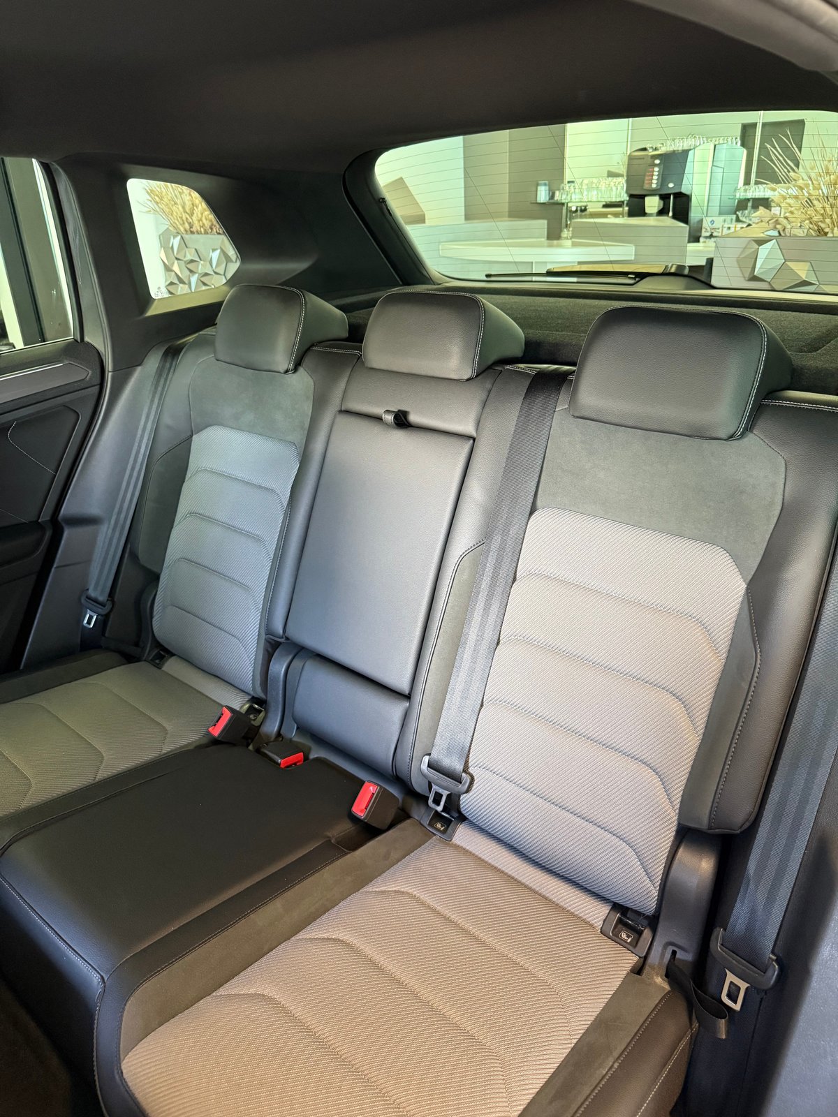 VW Tiguan 2.0TSI R-Line Highline 4Motion DSG, Essence, Occasion / Utilisé, Automatique - 7