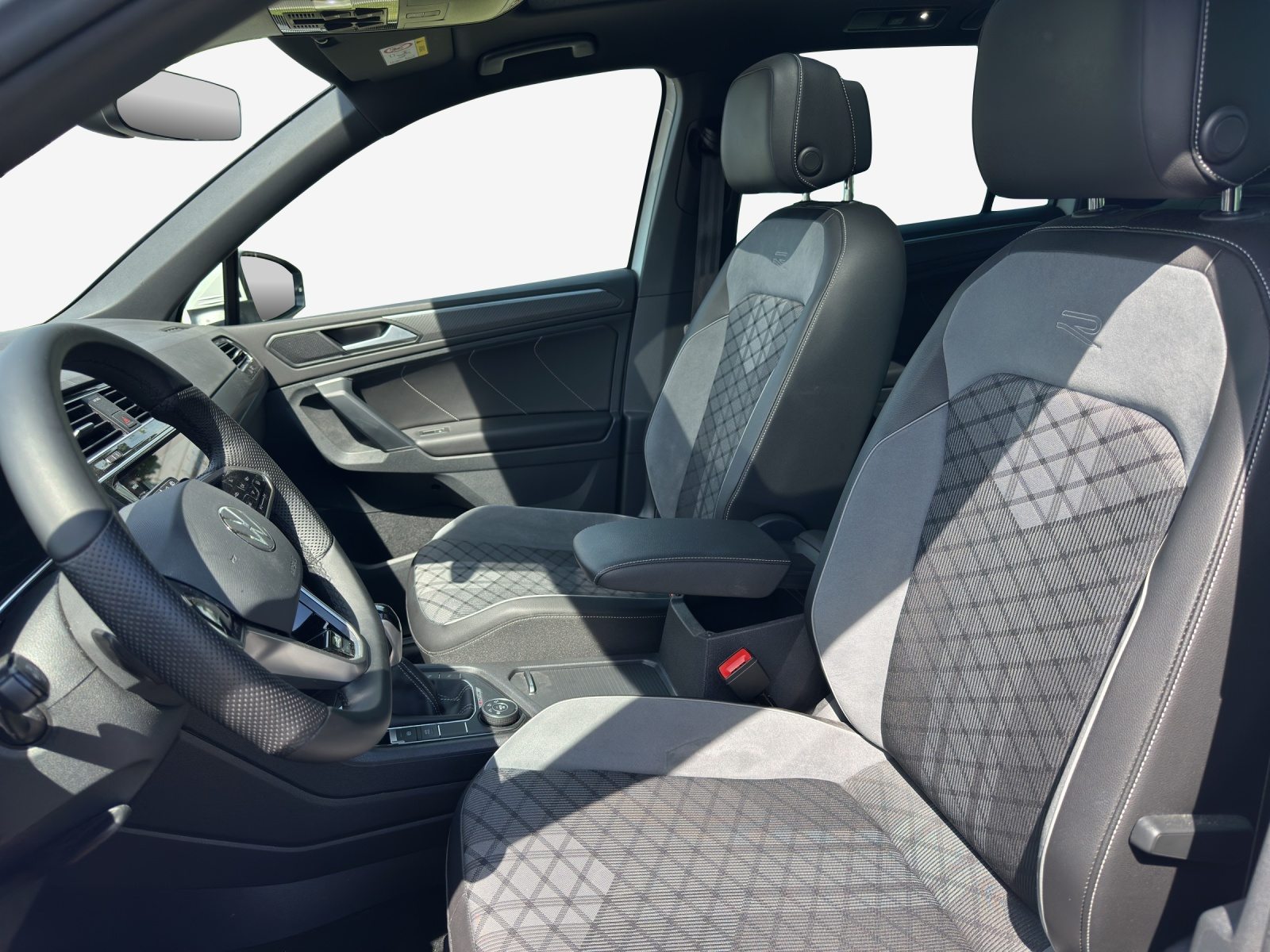 VW Tiguan R-Line, Essence, Occasion / Utilisé, Automatique - 7