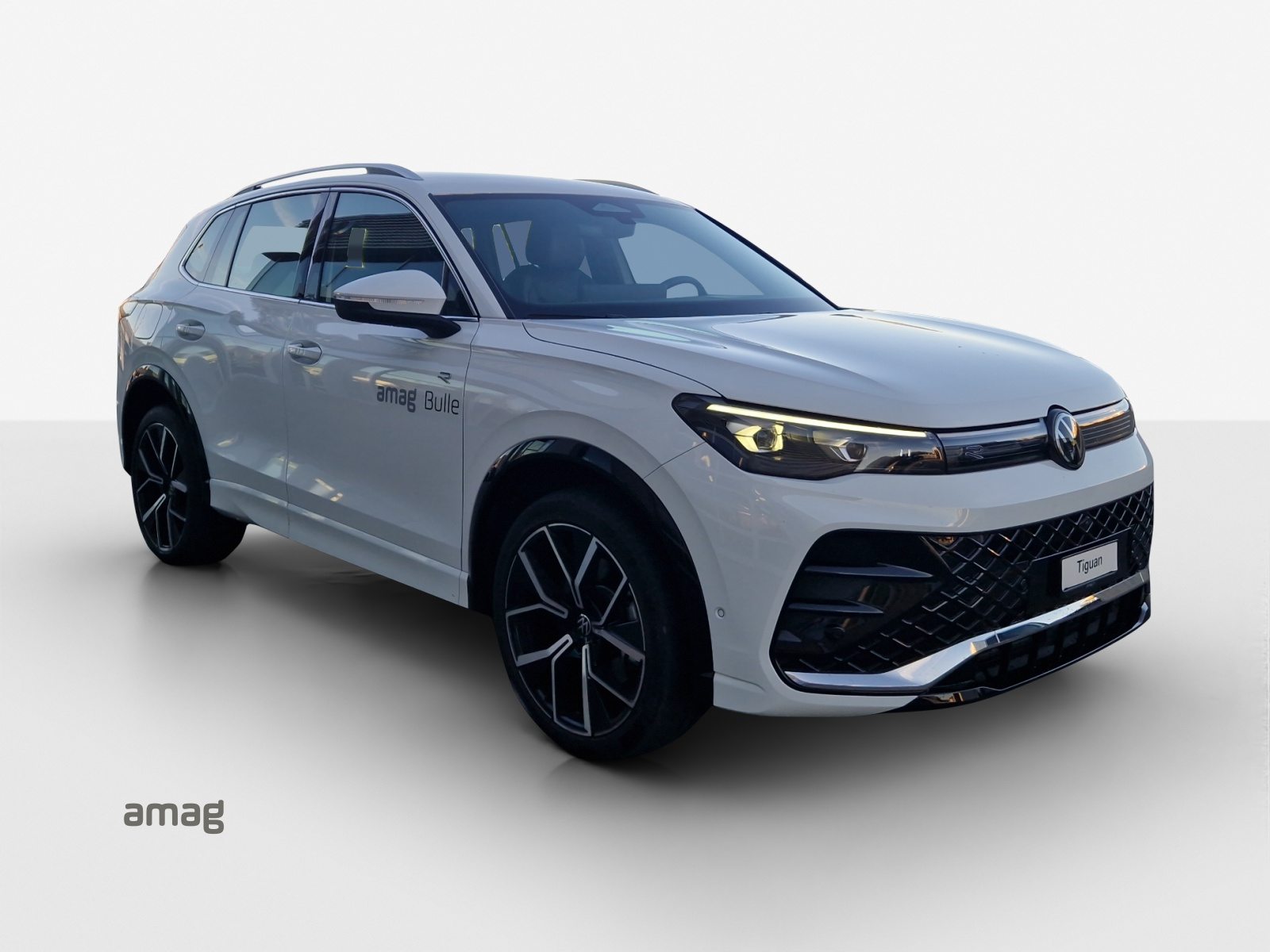 VW Tiguan R-Line UNITED, Benzin, Occasion / Gebraucht, Automatik - 6