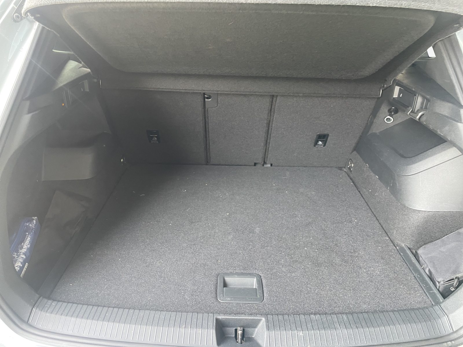 VW Tiguan R-Line UNITED, Diesel, Occasion / Utilisé, Automatique - 5