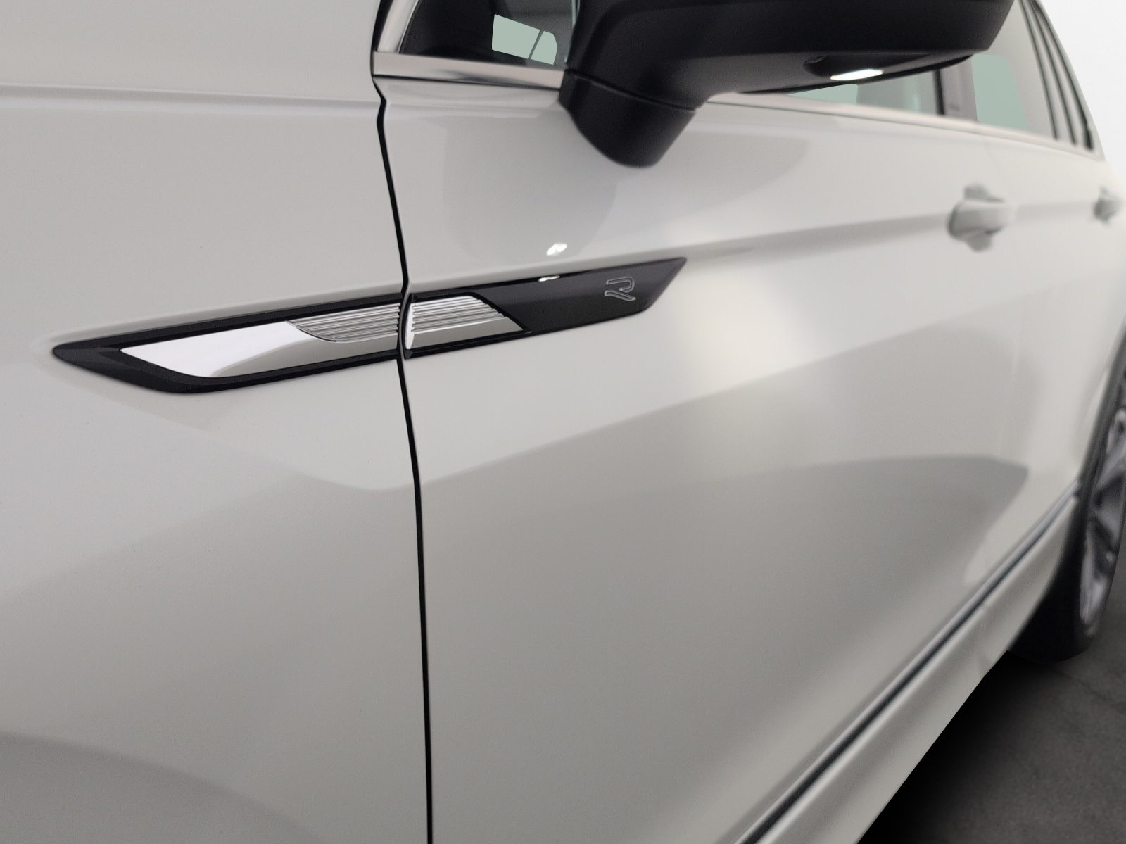 VW Tiguan R-Line, Benzina, Occasioni / Usate, Automatico - 5