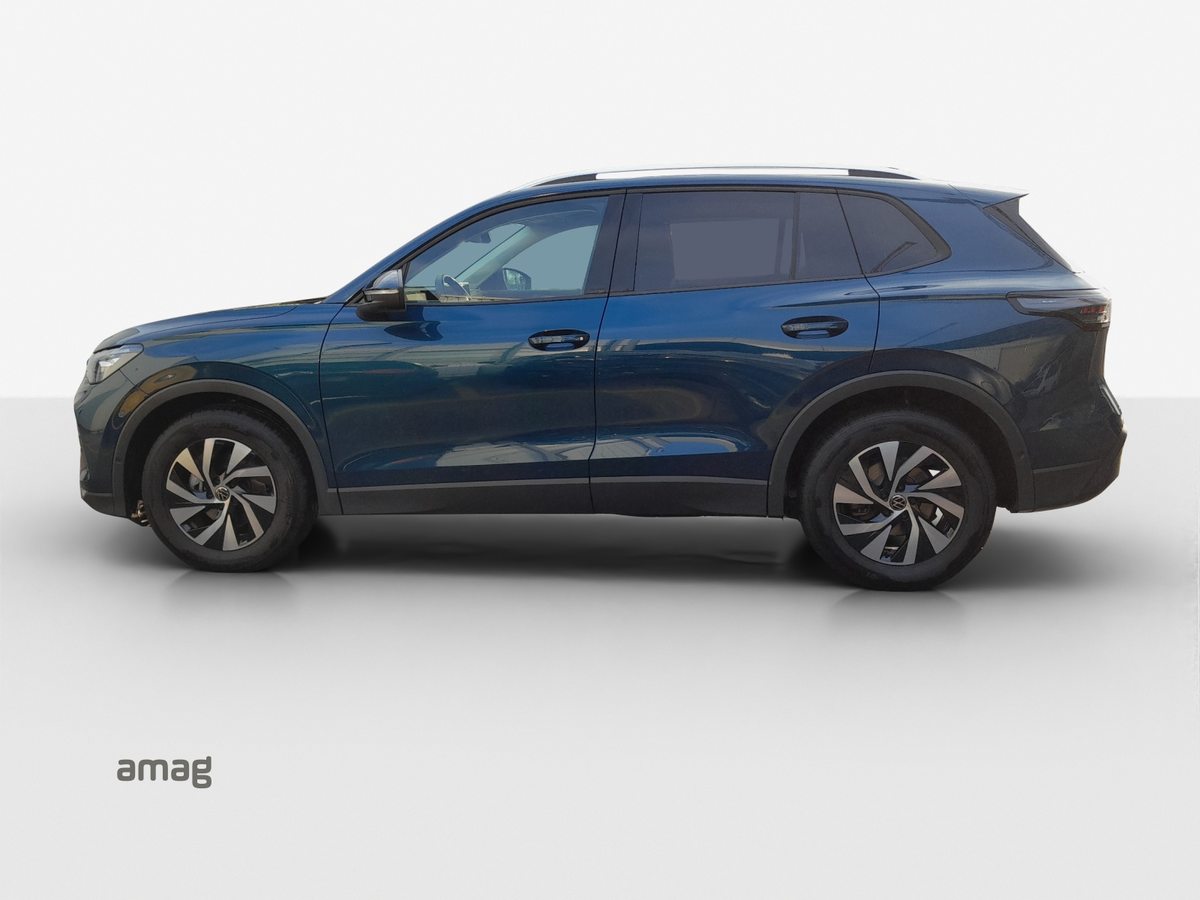 VW Tiguan UNITED, Petrol, Second hand / Used, Automatic - 2
