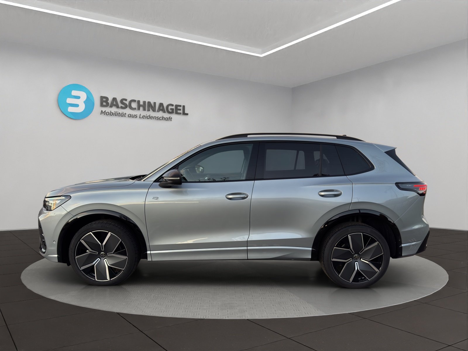 VW Tiguan 2.0 TSI DSG R-Line 4Motion, Essence, Occasion / Utilisé, Automatique - 2