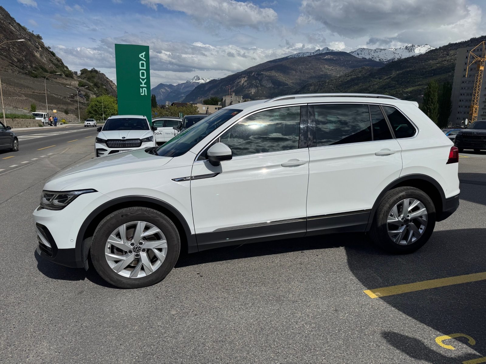 VW Tiguan Elegance, Benzin, Occasion / Gebraucht, Automatik - 3