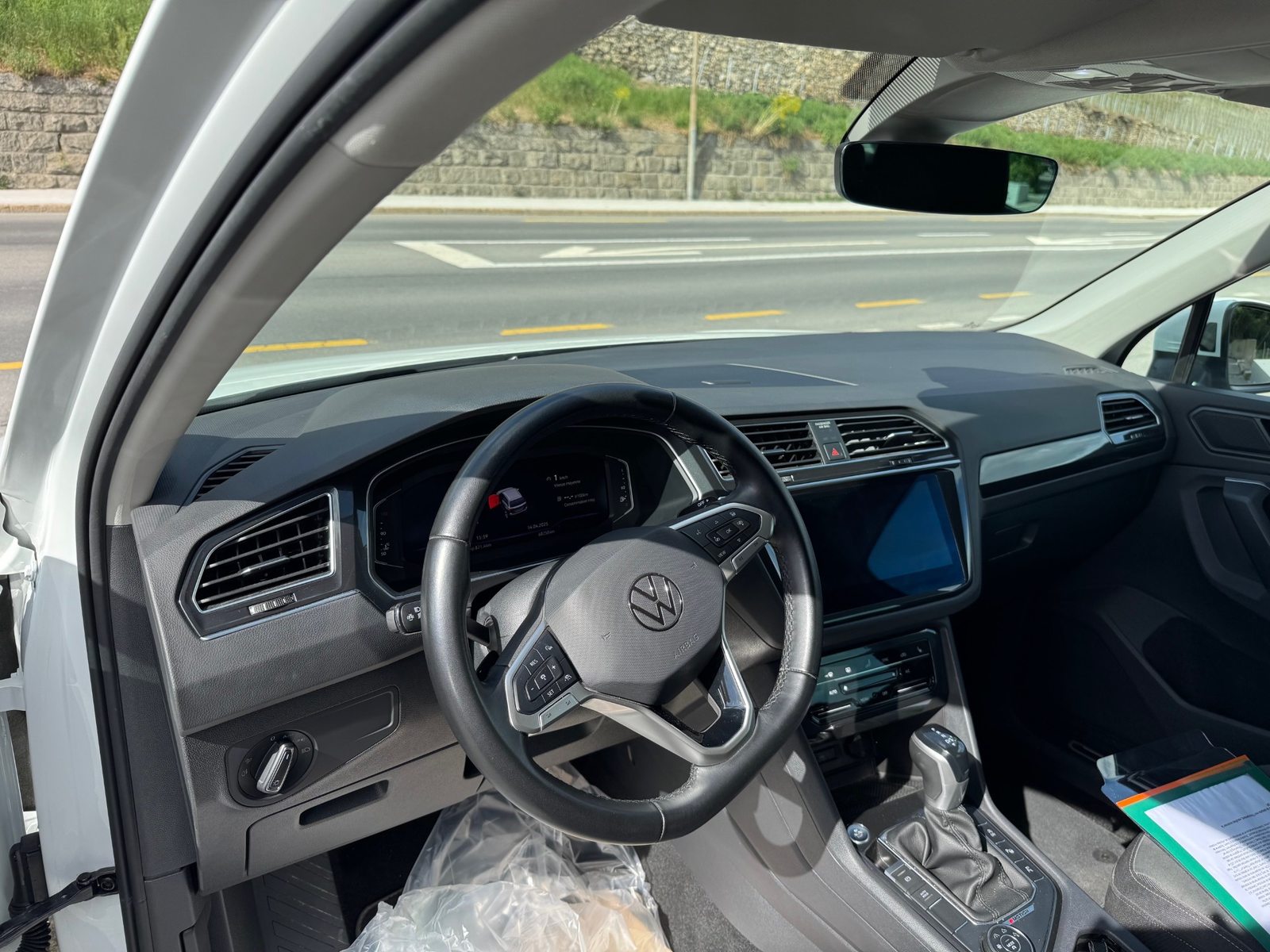 VW Tiguan Elegance, Benzin, Occasion / Gebraucht, Automatik - 6