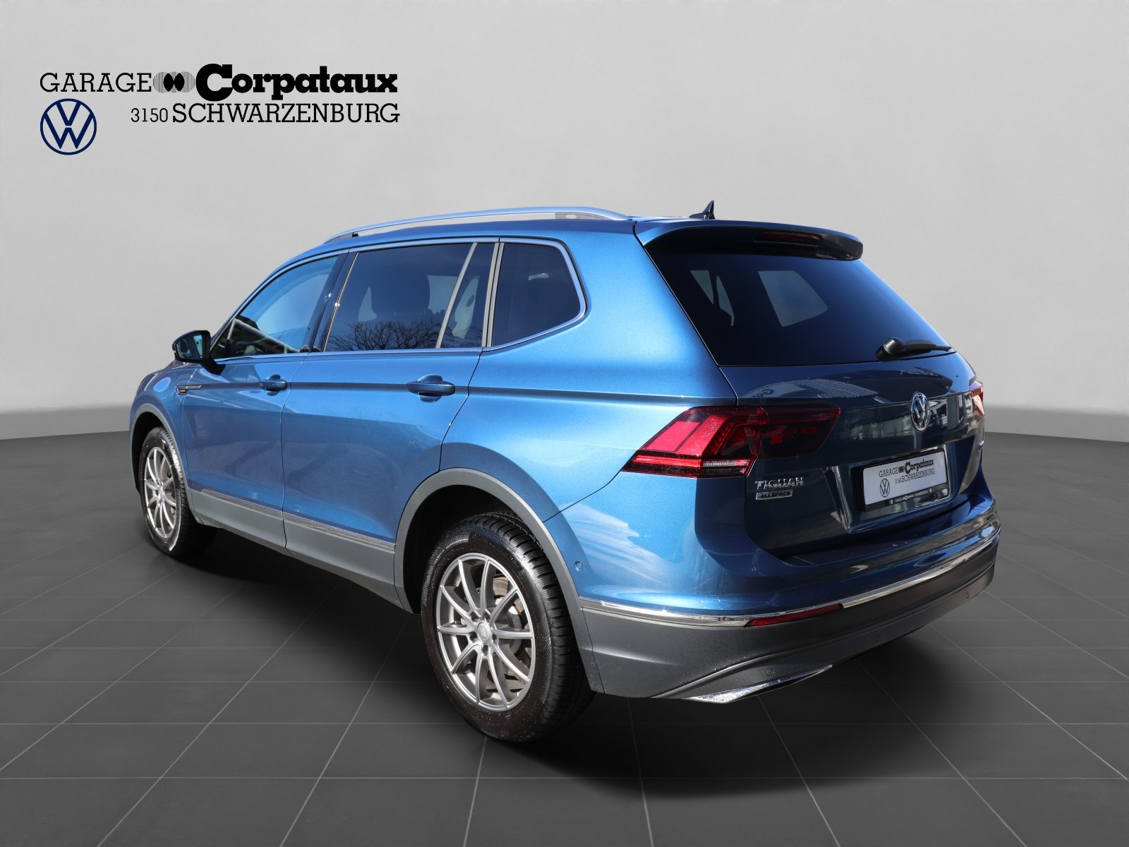 VW Tiguan Allspace Highline, Petrol, Second hand / Used, Automatic - 3