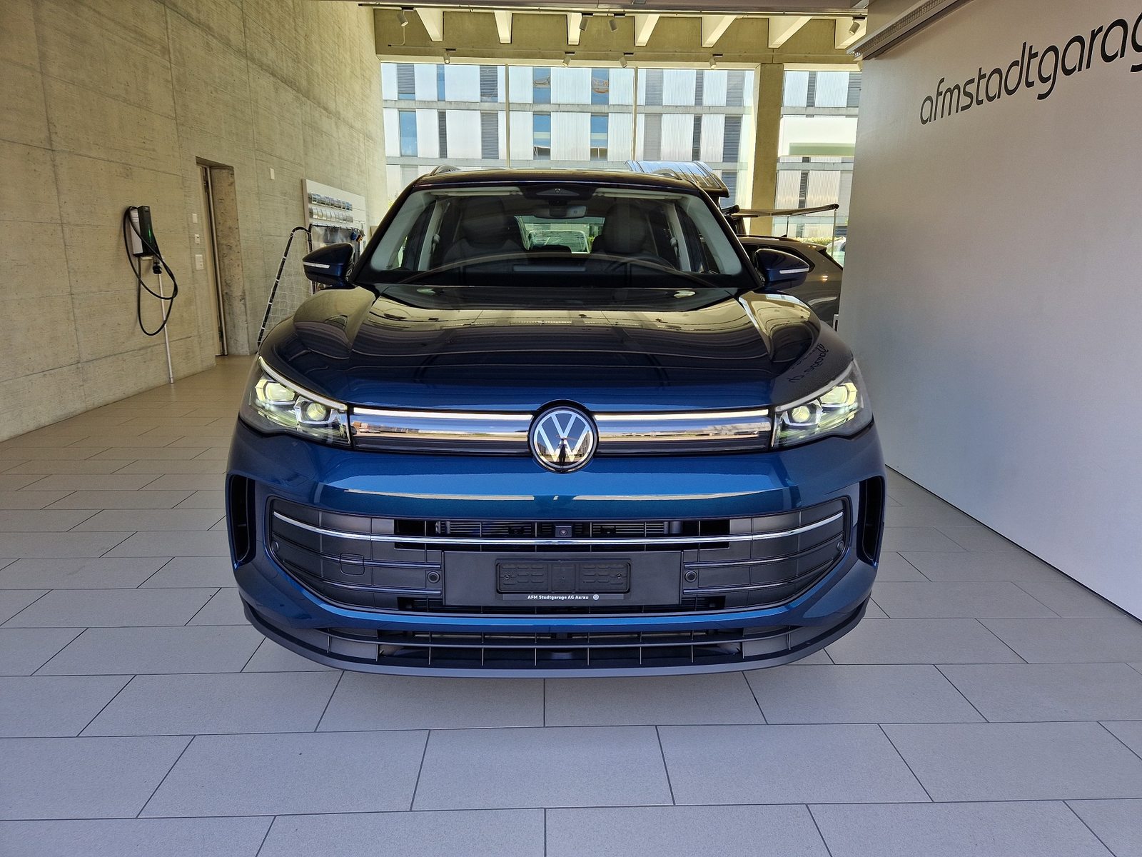 VW Tiguan UNITED, Essence, Occasion / Utilisé, Automatique - 2