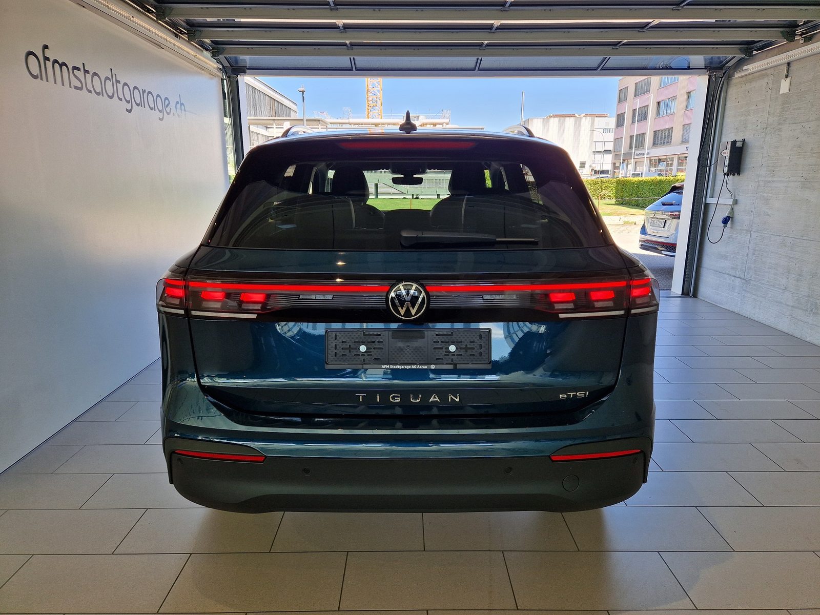 VW Tiguan UNITED, Essence, Occasion / Utilisé, Automatique - 5