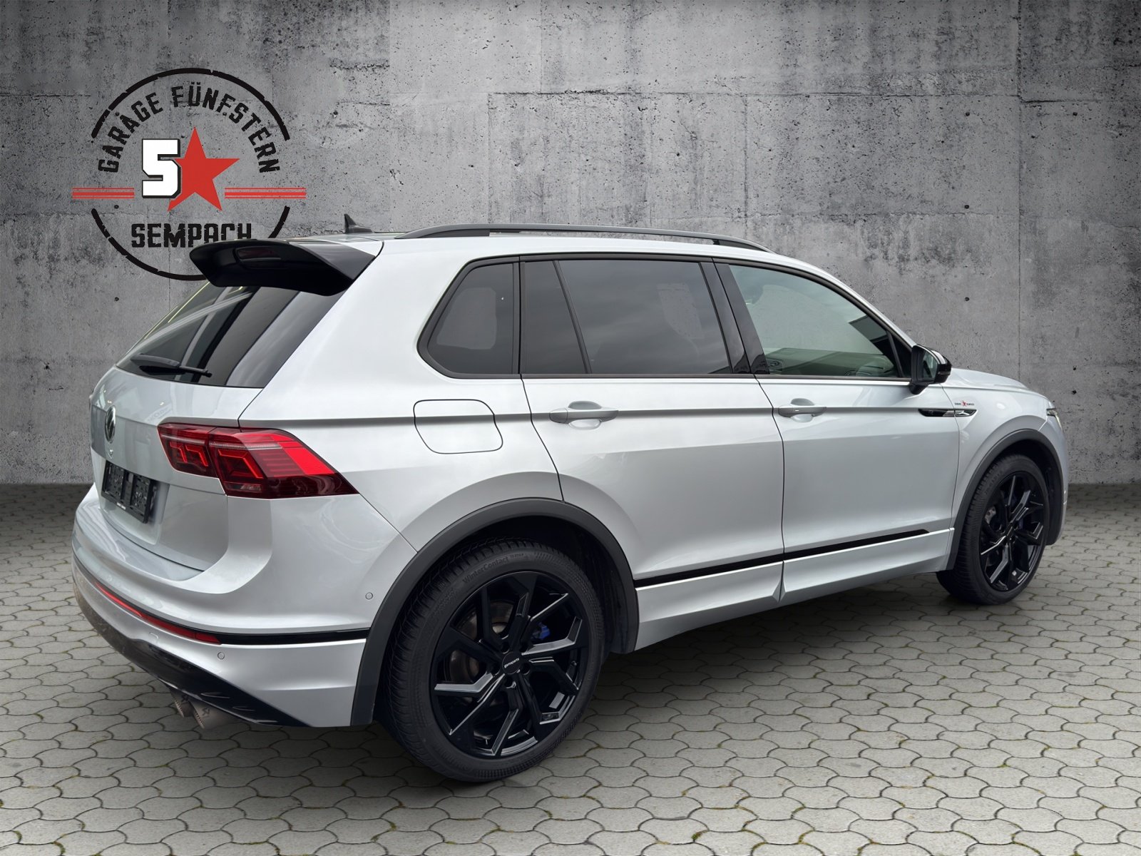 VW Tiguan 2.0TSI R 4Motion DSG, Petrol, Second hand / Used, Automatic - 6