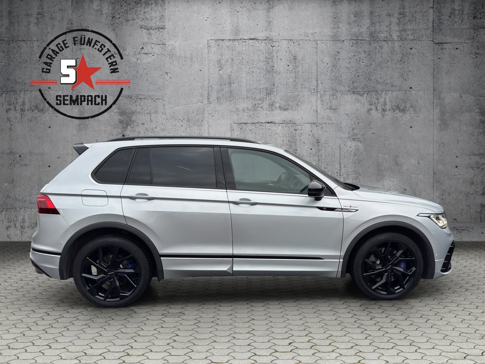 VW Tiguan 2.0TSI R 4Motion DSG, Petrol, Second hand / Used, Automatic - 7