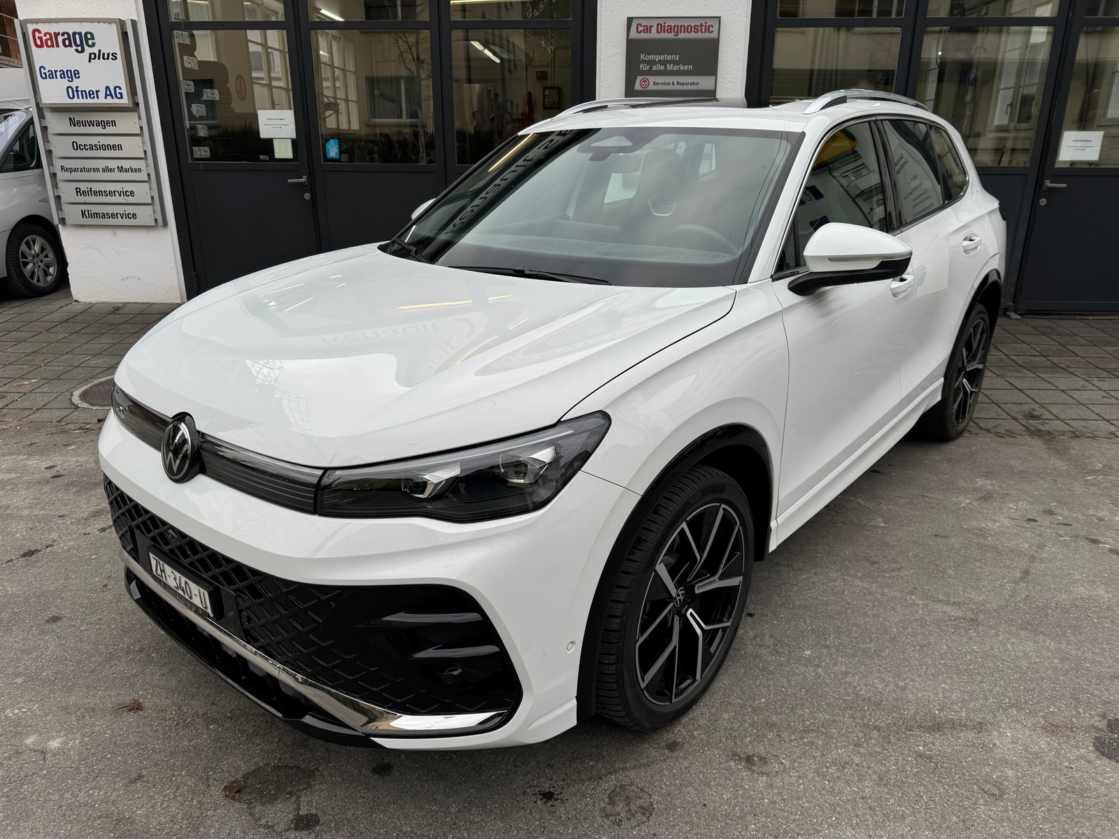 VW Tiguan 2.0 TSI DSG R-Line 4Motion, Benzina, Occasioni / Usate, Automatico - 2