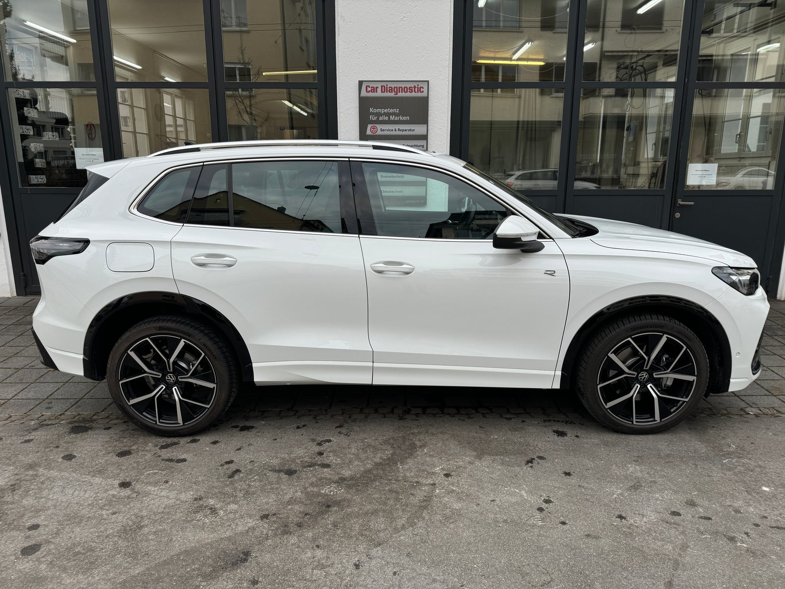 VW Tiguan 2.0 TSI DSG R-Line 4Motion, Benzina, Occasioni / Usate, Automatico - 4