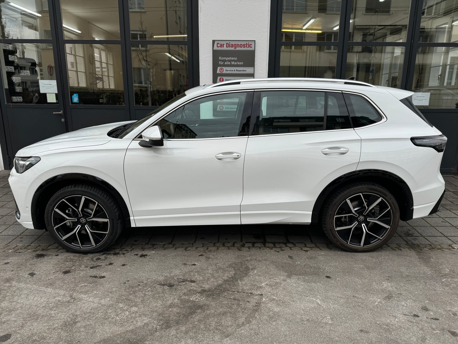 VW Tiguan 2.0 TSI DSG R-Line 4Motion, Benzina, Occasioni / Usate, Automatico - 5