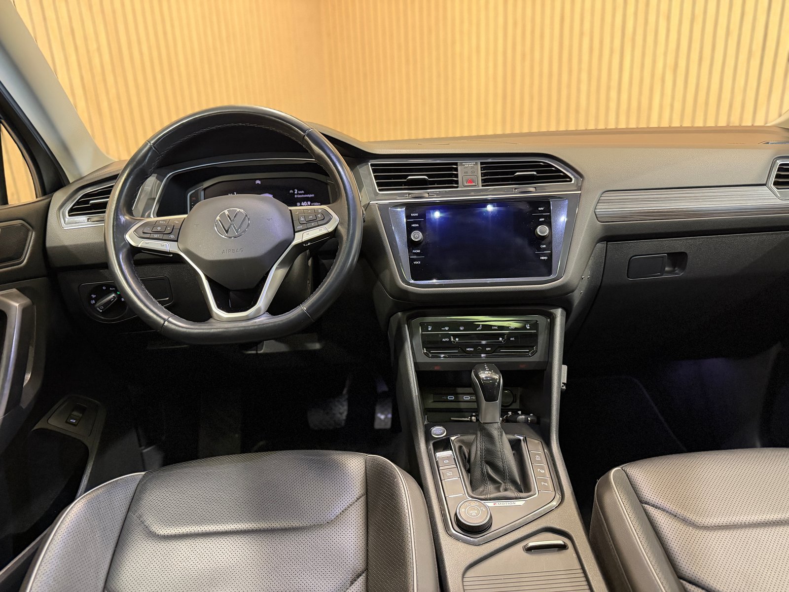 VW Tiguan Allspace 2.0 TDI SCR Elegance 4Motion DSG, Diesel, Occasion / Gebraucht, Automatik - 5