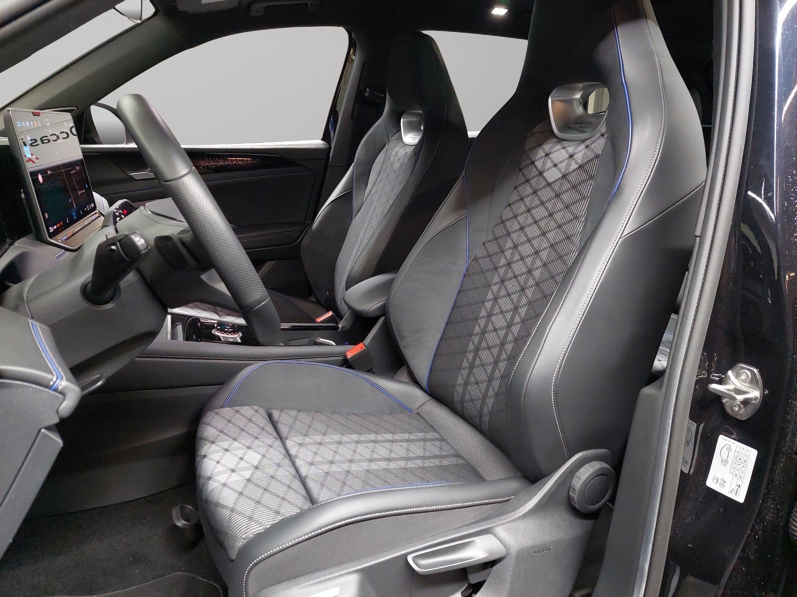 VW Tiguan 1.5 TSI evo2 eHybrid R-Line DSG, Plug-in-Hybrid Benzin/Elektro, Occasion / Gebraucht, Automatik - 6