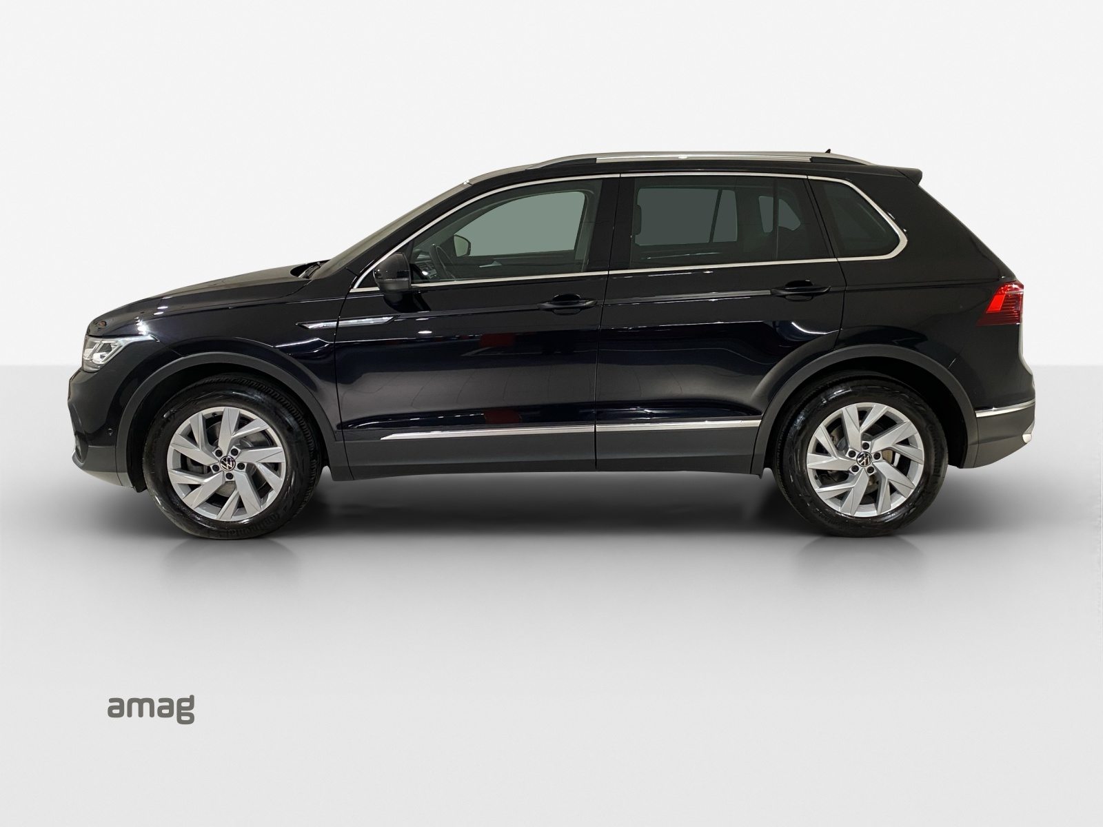 VW Tiguan Elegance, Diesel, Second hand / Used, Automatic - 2