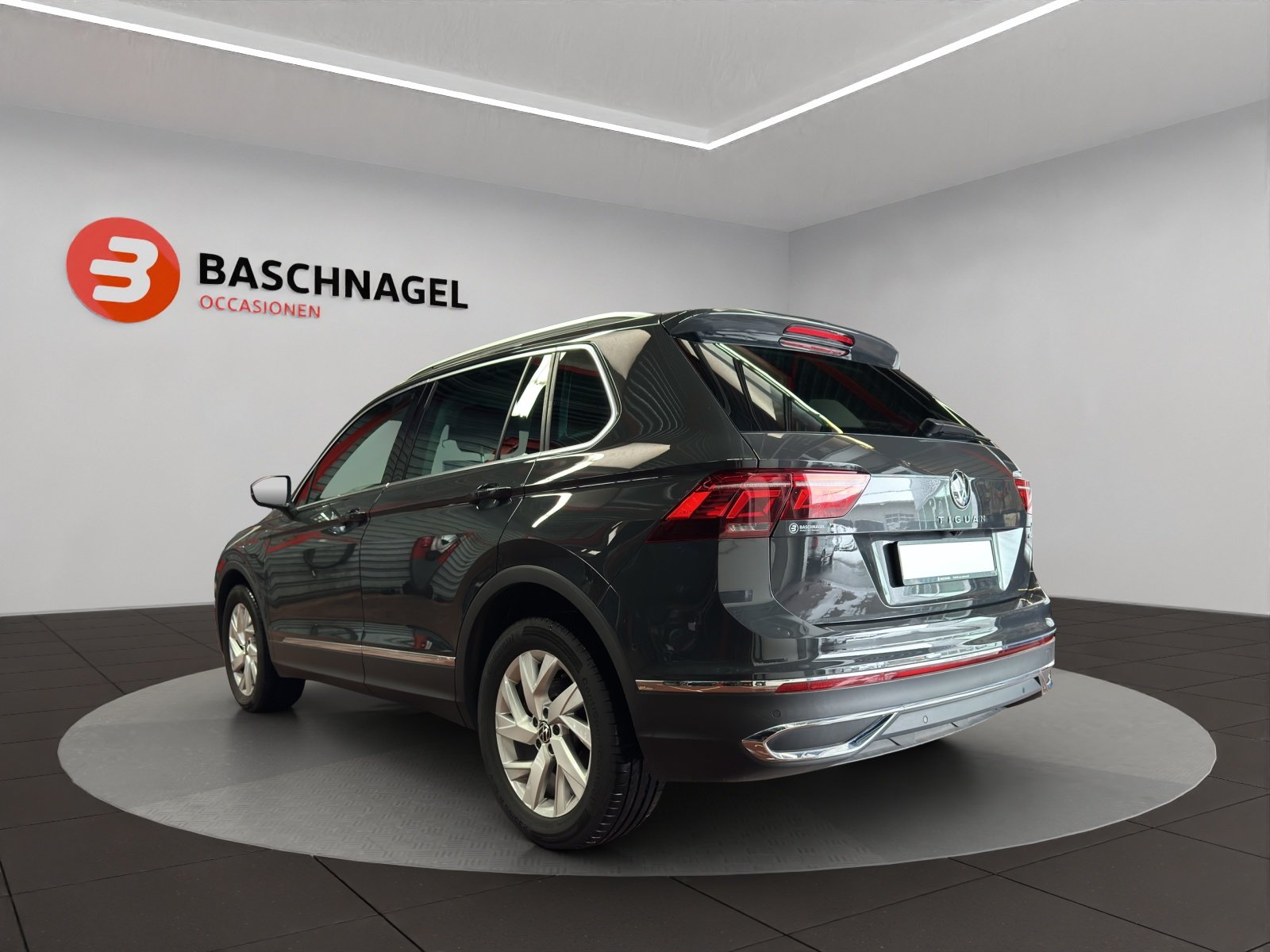 VW Tiguan 1.4TSI PHEV Elegance DSG, Plug-in-Hybrid Benzin/Elektro, Occasion / Gebraucht, Automatik - 3